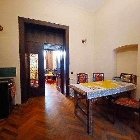 Aristocrat Vintage Apartment Brașov Exterior foto