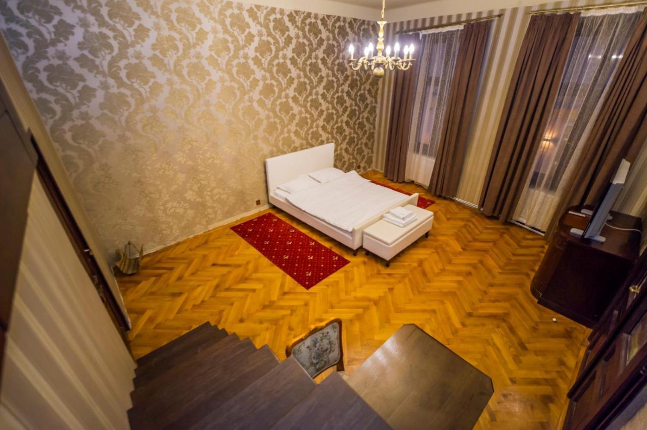 Aristocrat Vintage Apartment Brașov Exterior foto