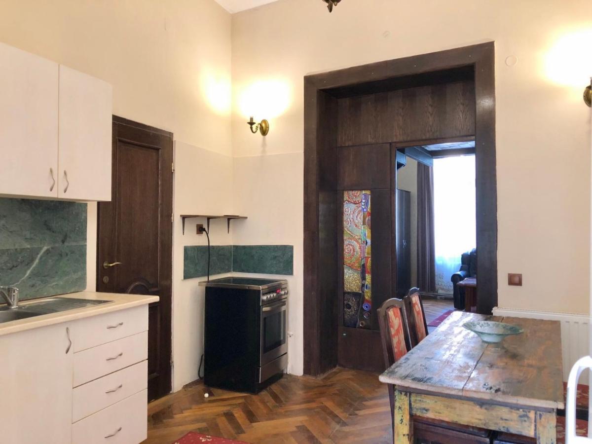 Aristocrat Vintage Apartment Brașov Exterior foto