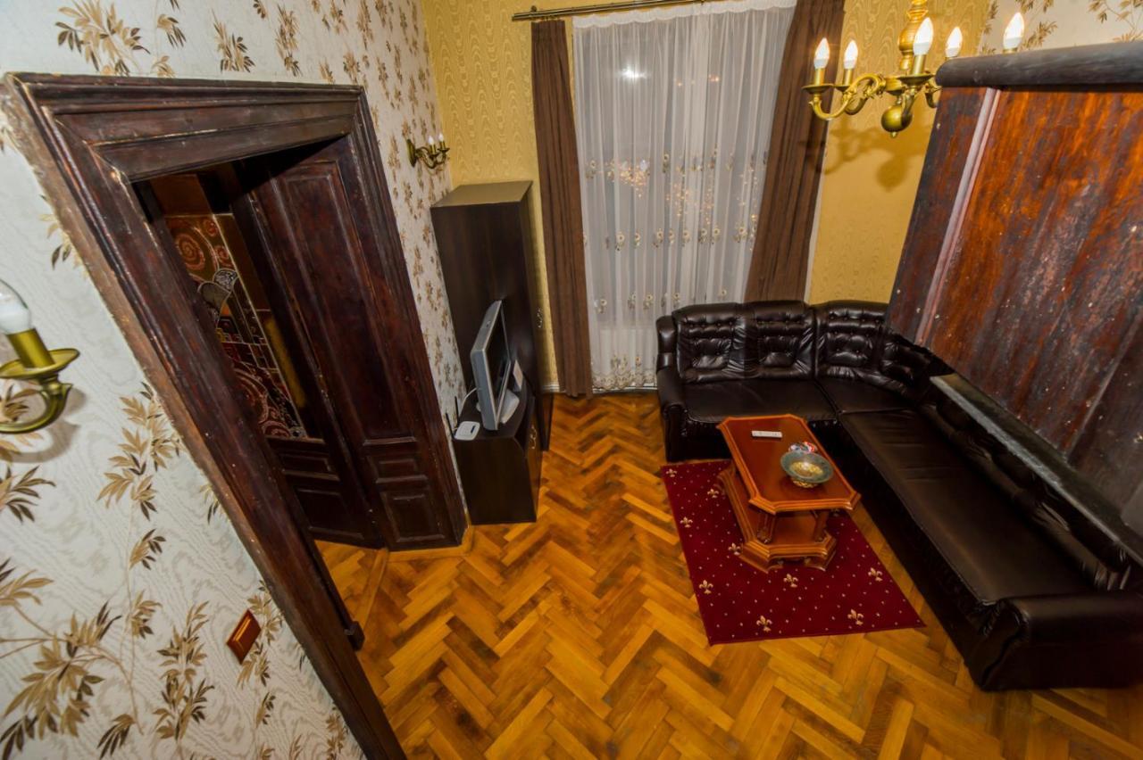Aristocrat Vintage Apartment Brașov Exterior foto
