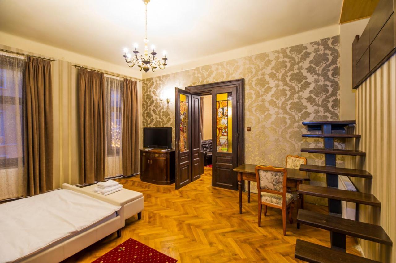 Aristocrat Vintage Apartment Brașov Exterior foto
