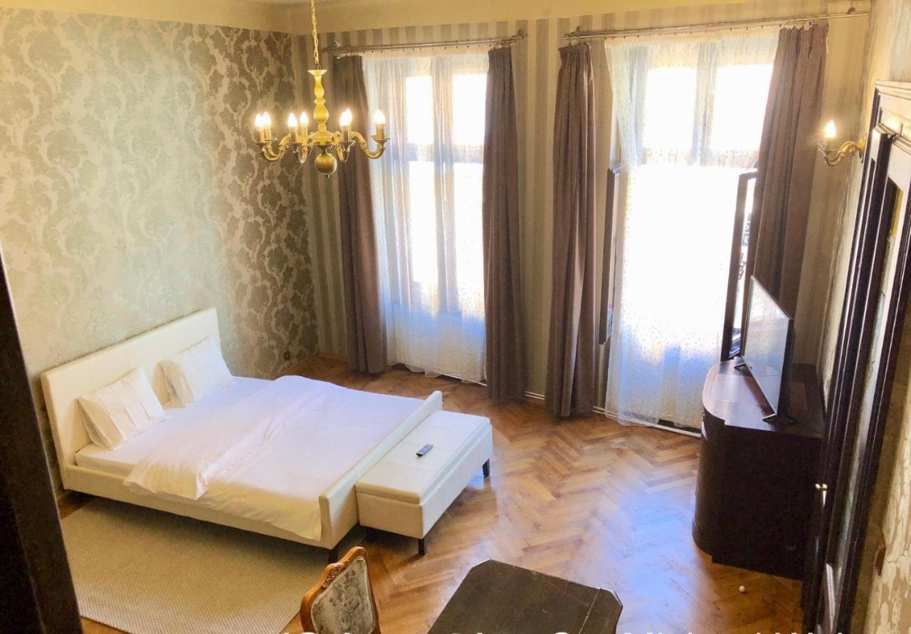 Aristocrat Vintage Apartment Brașov Exterior foto