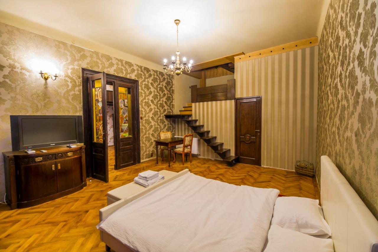 Aristocrat Vintage Apartment Brașov Exterior foto