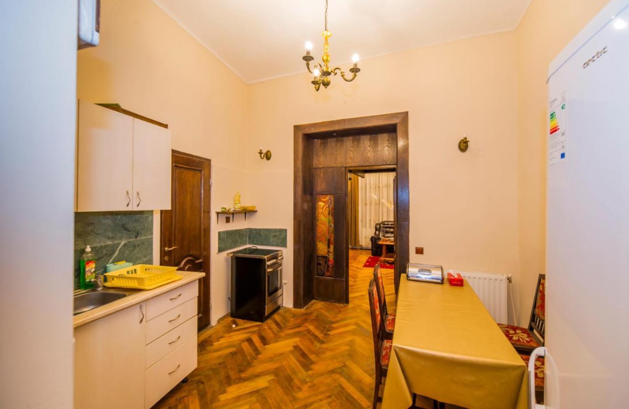 Aristocrat Vintage Apartment Brașov Exterior foto