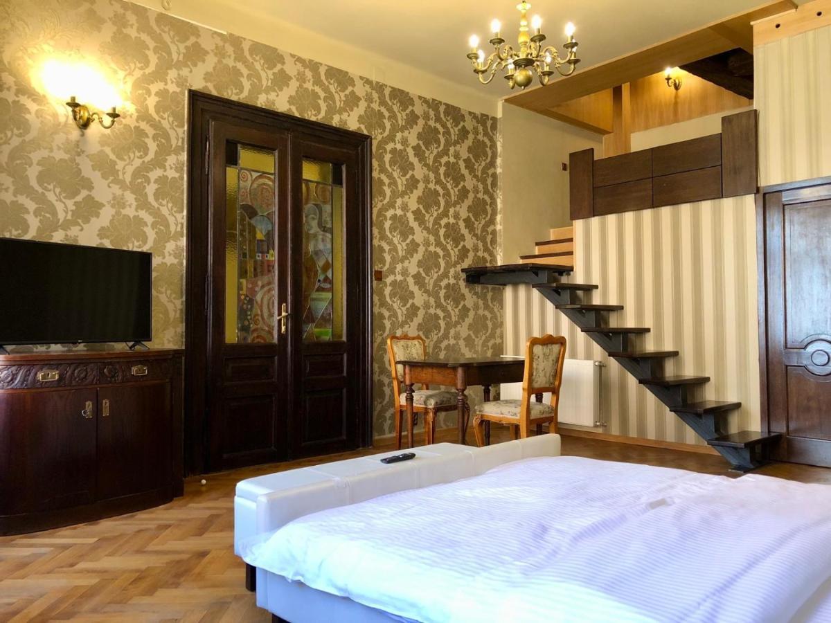 Aristocrat Vintage Apartment Brașov Exterior foto