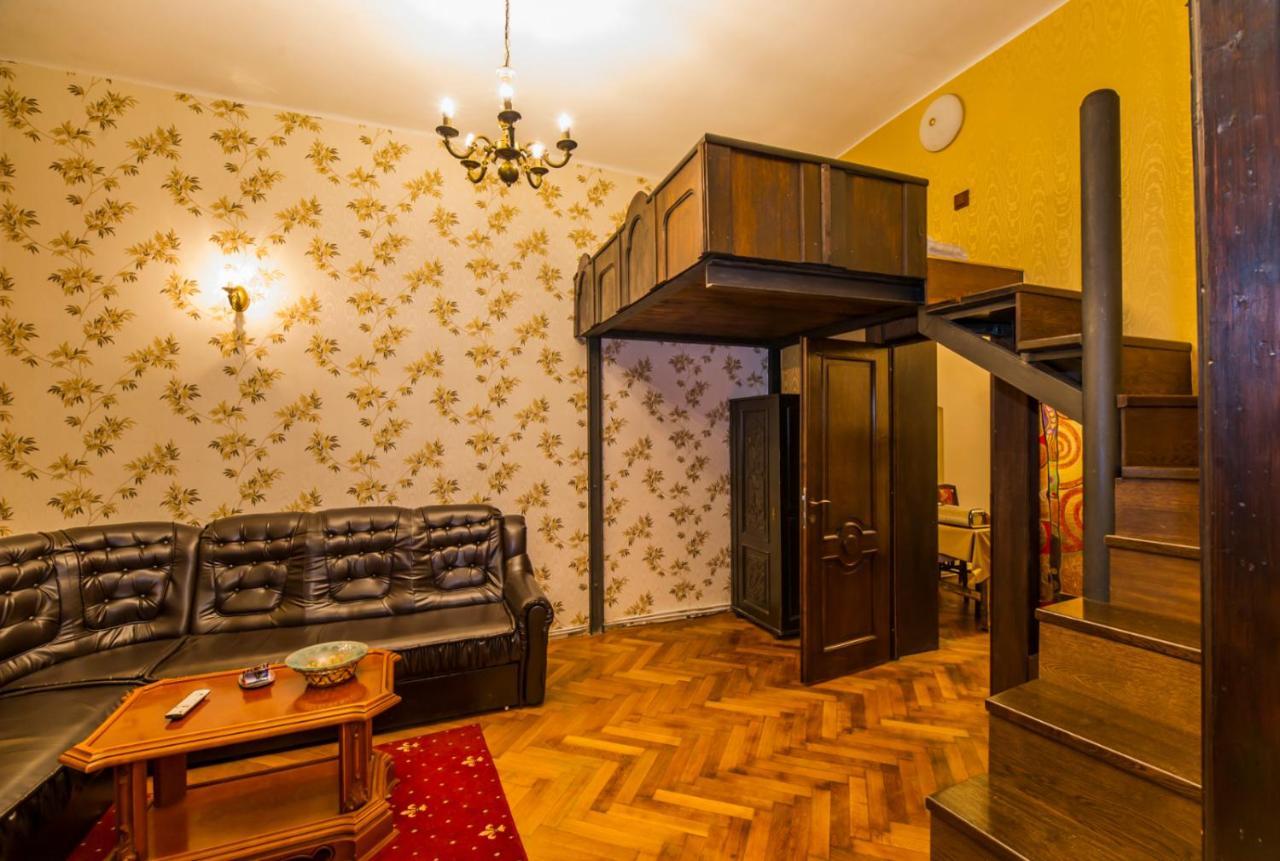 Aristocrat Vintage Apartment Brașov Exterior foto