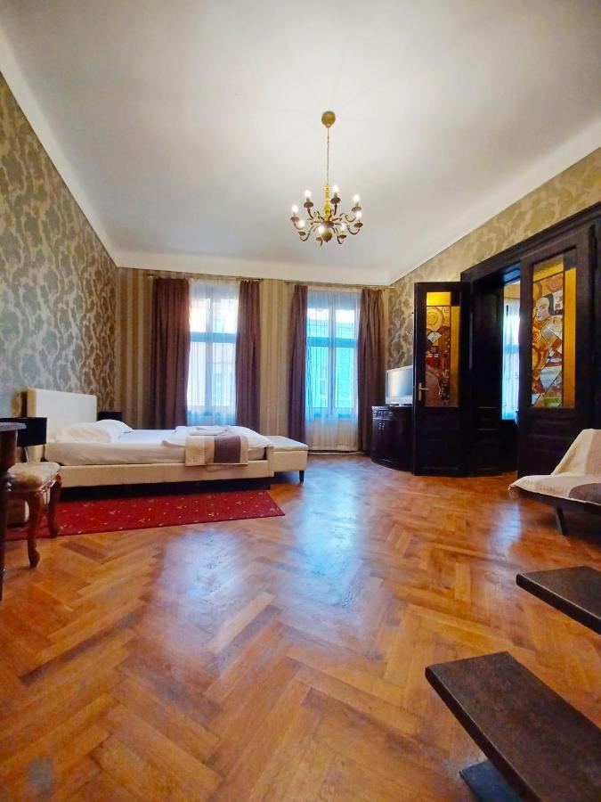 Aristocrat Vintage Apartment Brașov Exterior foto